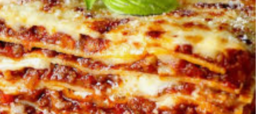 Lasaña de verduras carne picada y calabacínes rellenos