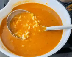 Step <p>Agregue al vaso los fideos y programe 8 min./Varoma/giro inverso/vel. cuchara</p><p>Vierta el contenido del vaso en una fuente, incorpore el pescado y sirva</p><p><br></p><p><br></p><p><br></p> illustration