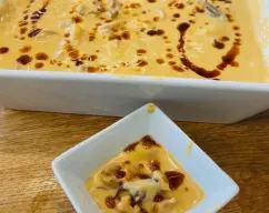 Step <p>Vierta en una fuente de barro, añada la sepia y los langostinos y sirva muy calientes.</p><p><br></p> illustration