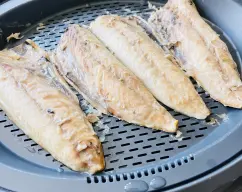 Step <p>Colocar el pescado en el recipiente Varoma. Tape y reserve</p> illustration